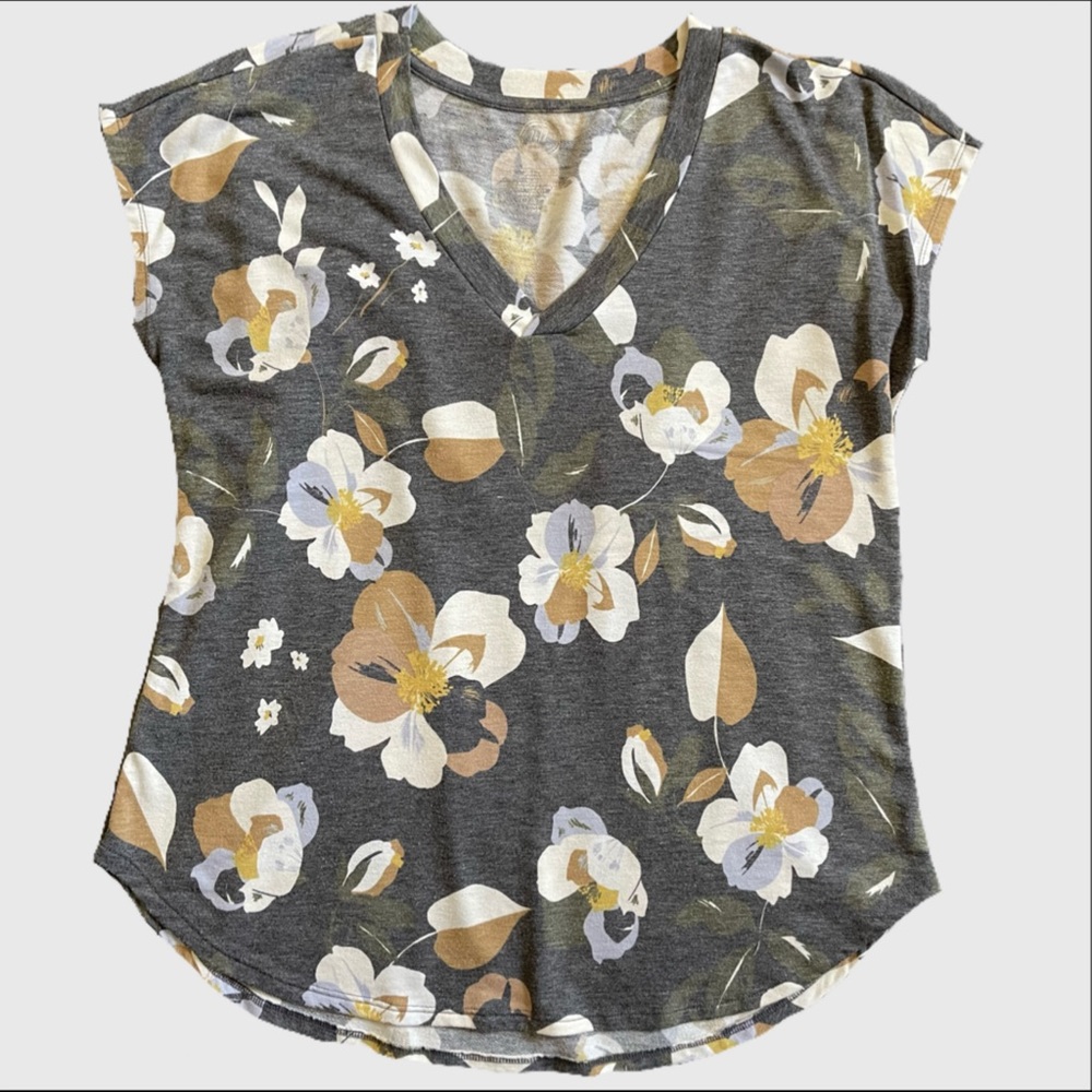 Maurices 24/7 Brand, Size L, Grey shirt with yellow gold and off white floral